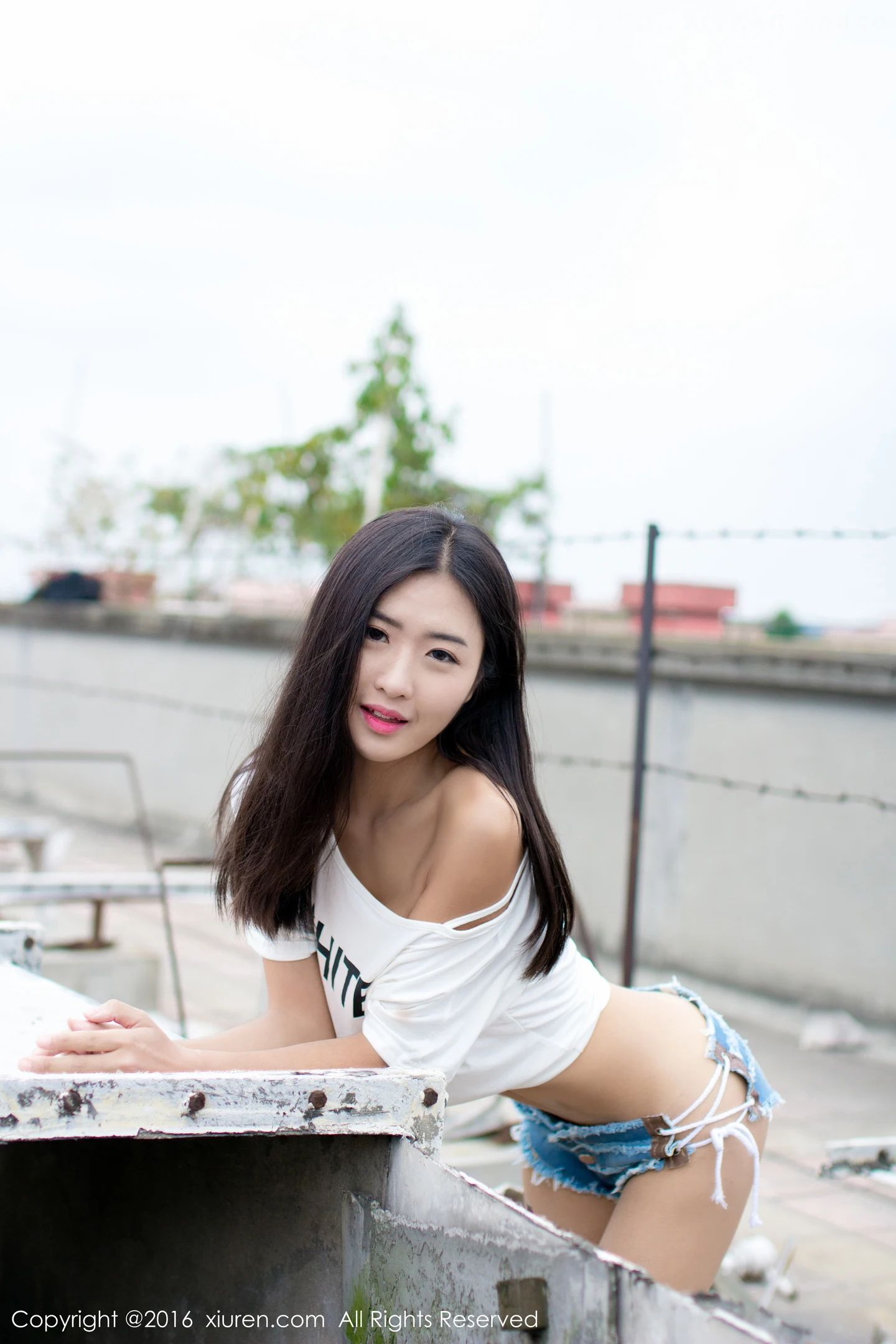 图片[4]-[XiuRen秀人网]VOL.624 嫩模周琰琳LIN室外露天天台性感内衣黑色蕾丝袜迷人美腿写真49P-秀人网官方网站